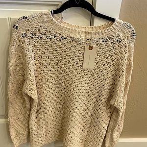 Cute light weight sweater.